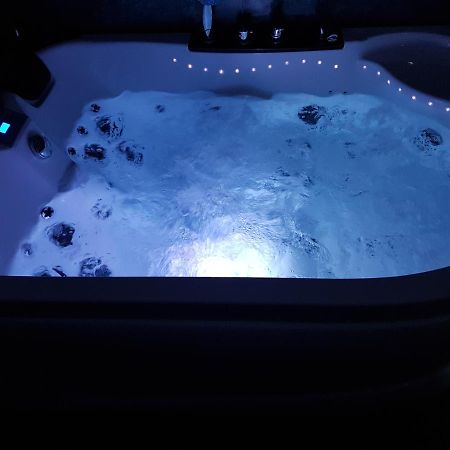 Lights Spa National Arena Mega Mall Monza ブカレスト エクステリア 写真