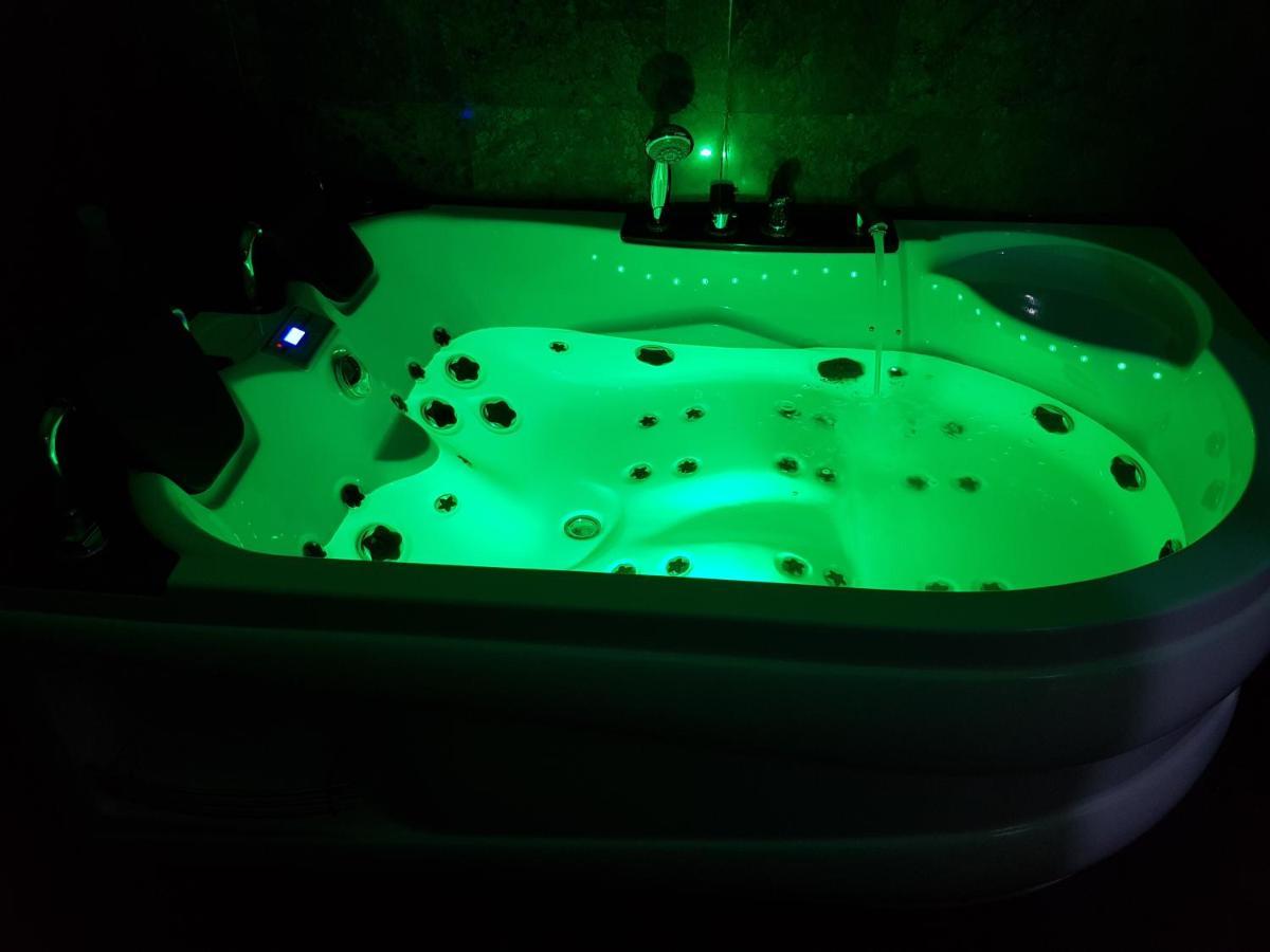 Lights Spa National Arena Mega Mall Monza ブカレスト エクステリア 写真