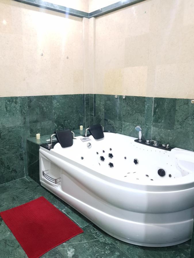 Lights Spa National Arena Mega Mall Monza ブカレスト エクステリア 写真