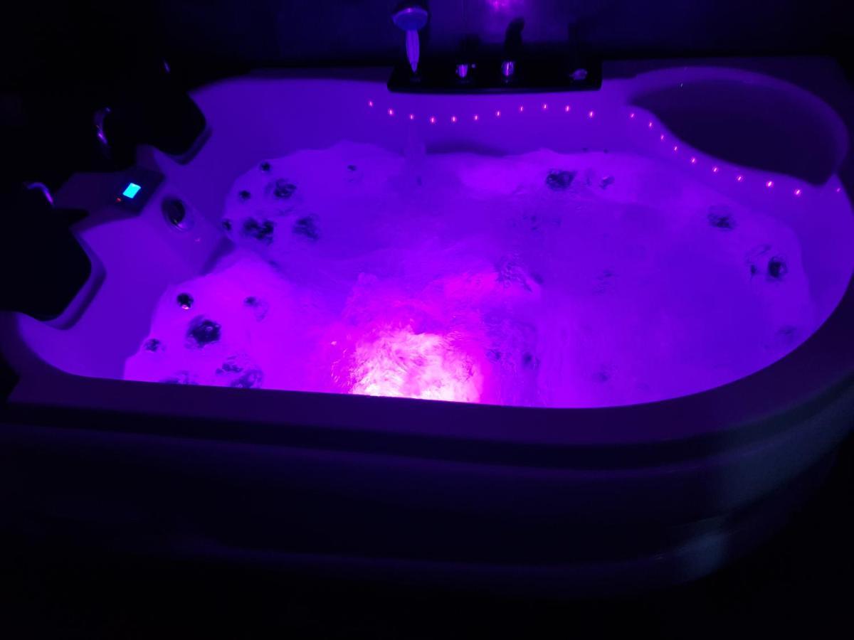 Lights Spa National Arena Mega Mall Monza ブカレスト エクステリア 写真